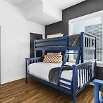 Holiday home Gorgeous East House With Rooftop Patio, Garage, 9 Beds, 3 Miles To Downtown *