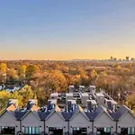 Gorgeous East Nashville House With Rooftop Patio, Garage, 9 Beds, 3 Miles To Downtown