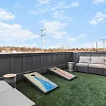 Gorgeous East House With Rooftop Patio, Garage, 9 Beds, 3 Miles To Downtown * Nashville