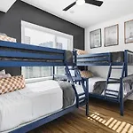 Holiday home Gorgeous East House With Rooftop Patio, Garage, 9 Beds, 3 Miles To Downtown