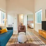 Conway Full B Buyout By Avantstay Sleeps 30