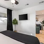 Walk To Restaurants From Condo, By Hospitals, 3 Miles To Downtown Nashville