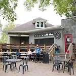 Walk To Restaurants From Condo, By Hospitals, 3 Miles To Downtown