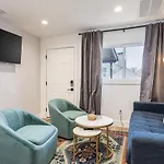 Walk To Restaurants From Condo, By Hospitals, 3 Miles To Downtown Apartment *