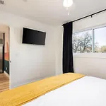 Walk To Hillsboro Village, Close To Vanderbilt, 3 Miles To Downtown Apartment *