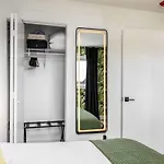Retreat With Patio & Free Parking, By Vanderbilt Apartment
