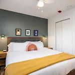 Walk To Hillsboro Village, Close To Vanderbilt, 3 Miles To Downtown Nashville