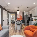 Retreat With Patio & Free Parking, By Vanderbilt Apartment *