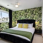 Retreat With Patio & Free Parking, By Vanderbilt *