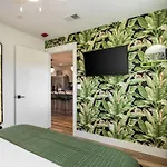 Retreat With Patio & Free Parking, By Vanderbilt Nashville