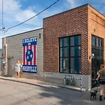 Apartment Retreat With Patio & Free Parking, By Vanderbilt Nashville