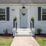 Charming House By Vanderbilt And Belmont University