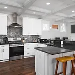 Walk To Broadway & Germantown Large House With Patio Holiday home Nashville