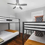 Walk To Broadway & Germantown Large House With Patio *