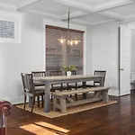 Walk To Broadway & Germantown Large House With Patio *