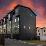 Upscale Home With Patio Walk To 12 South And Belmont