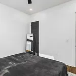 Large Patio, Rooftop Deck And Garage, 3 Miles To Broadway Holiday home Nashville