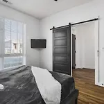 Large Patio, Rooftop Deck And Garage, 3 Miles To Broadway *