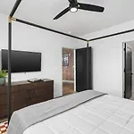 Premium With Huge Patio Near Vanderbilt & Downtown Apartment Nashville