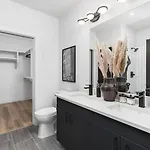 Premium With Huge Patio Near Vanderbilt & Downtown *