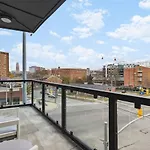 Premium With Huge Patio Near Vanderbilt & Downtown Apartment *