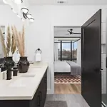 Premium With Huge Patio Near Vanderbilt & Downtown Apartment Nashville