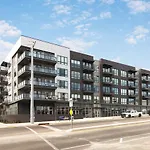 Luxury Condo With Huge Patio, Near Vanderbilt & Downtown