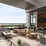 Hilton Bna Airport Terminal Hotel 4*