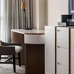 Hotel Hilton Bna Airport Terminal