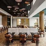 Hotel Hilton Bna Airport Terminal 4*