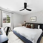 The Blue - 4 Beds And 7 Mins To Broadway!
