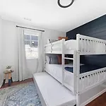 Apartment The Blue - 4 Beds And 7 Mins To Broadway!