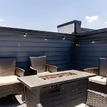 Doralee By Avantstay Rooftop Mins From Downtown Dolly Parton Theme