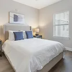 Landing Modern Apartment With Amazing Amenities