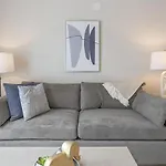 Landing Modern With Amazing Amenities