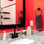 New Sleeps 4 - 7 Mins To Dt Apartment Nashville