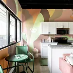 New Sleeps 4 - 7 Mins To Dt Apartment *