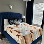 Holiday home New And Luxurious By Downtown With Rooftop Deck!