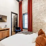 Union St Lofts - Salon - Day Nashville