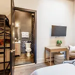 Union St Lofts - Salon - Day Nashville