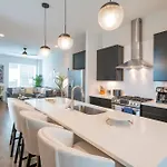 Luxury Townhome Skyline Views Mins To Dt Nashville