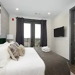 Muse Apartment *