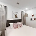 Eve Apartment *