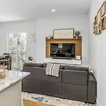 East Townhome 5min To Grand Ole Opry! Rooftop Deck, Grill, Tv And Golf Nashville