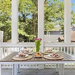 The White House - Hot Tub 1 Mile To Broadway