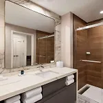 Hilton Bna Airport Terminal 4* Nashville