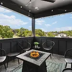 Walk To Belmont, 12 South With Private Patio And Garage