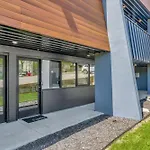 New Studio With 2 Beds 7 Mins To Broadway