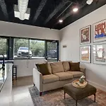 New With 2 Beds 7 Mins To Broadway Apartment
