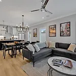 Ensemble-4 Unit Combo-8 Mins To Broadway Holiday home Nashville